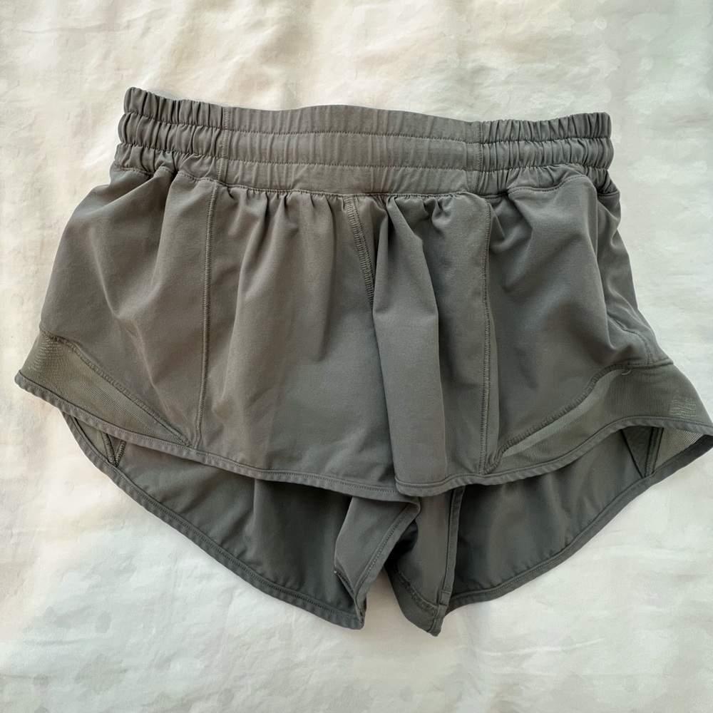 Lululemon Hotty hot short 2.5